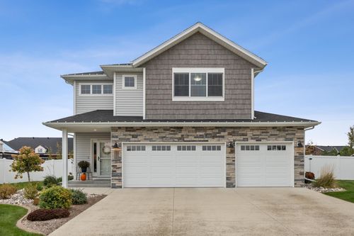 6054 Autumn Dr S, Fargo, ND, 58104-7656 | Card Image