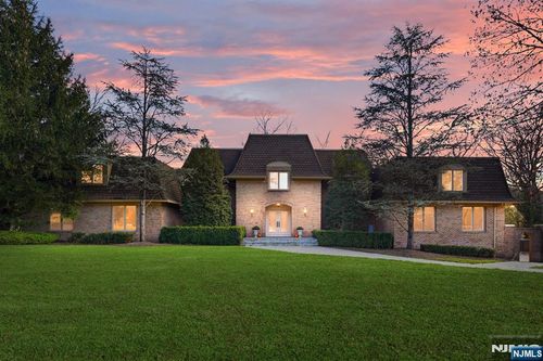 425 Saddle Back Trl, Franklin Lakes, NJ, 07417-1506 | Card Image