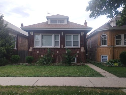 5829 S Sawyer Ave, Chicago, IL, 60629-3205 | Card Image
