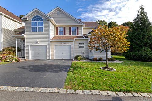 120 Kettles Ln, Medford, NY, 11763-1561 | Card Image