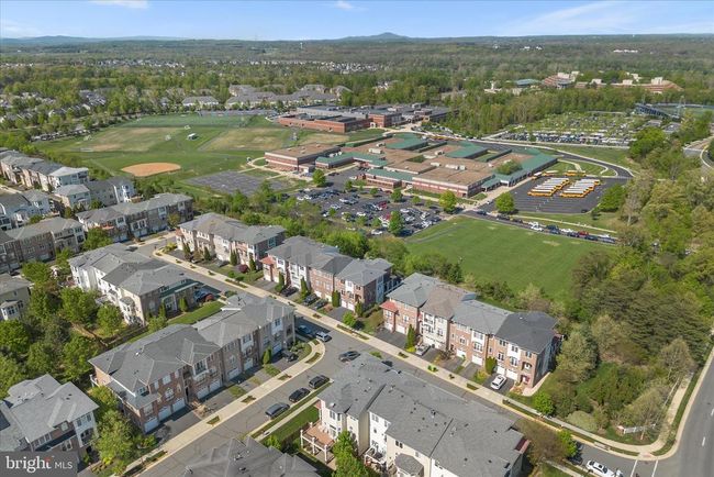 19070 Arroyo Ter, Townhouse with 4 bedrooms, 5 bathrooms and null parking in Lansdowne VA | Image 59