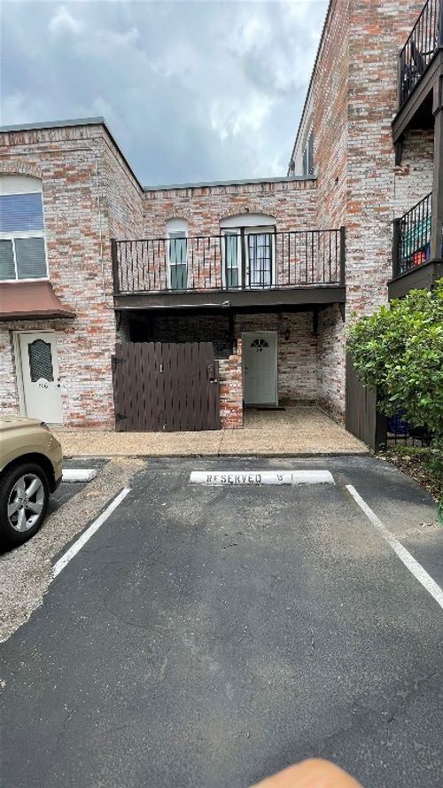 apt-105-6501 E Hill Dr, Austin, TX, 78731-4301 | Card Image