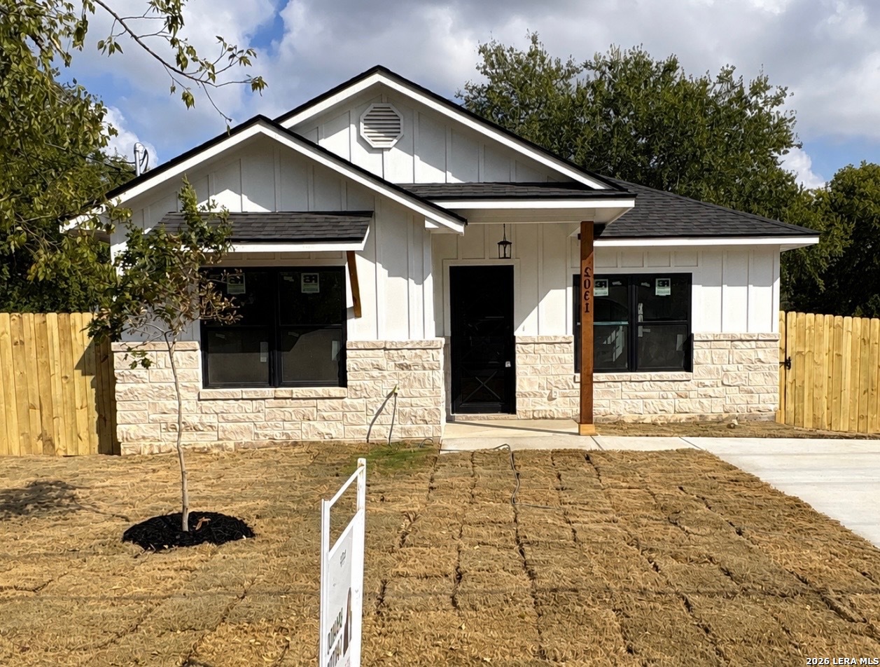 Residential in Devine