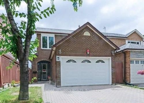 7 Slater Cir, Brampton, ON, L6X2S7 | Card Image
