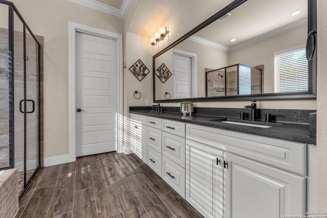 663 Private Road 1712, House other with 3 bedrooms, 3 bathrooms and null parking in Mico TX | Image 44