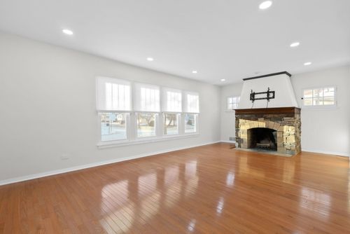 405 S Gilbert Avenue S, La Grange, IL, 60625 | Card Image