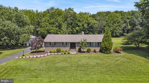677 Old Porter Rd, Bear, DE, 19701-1864 | Card Image