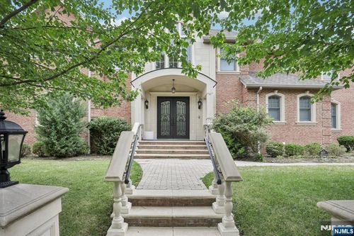 100 Johnson Ct, Closter, NJ, 07624 | Card Image