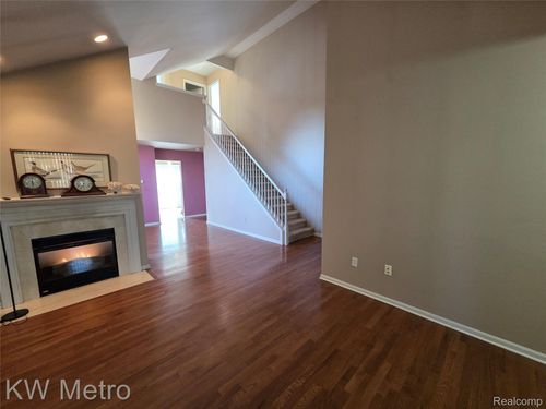 622 Macwilliams Ln, Royal Oak, MI, 48067-4532 | Card Image