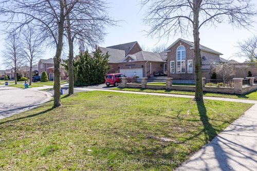 48 Patrick Dr, Whitby, ON, L1R2L2 | Card Image