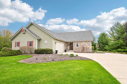 N43W33183 Glen Parc Circle, Nashotah, WI, 53058 | Card Image