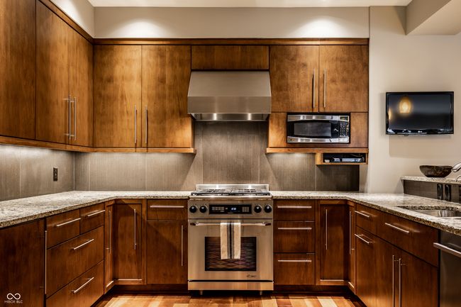 UNIT-204 - 333 Massachusetts Ave, Condo with 2 bedrooms, 2 bathrooms and null parking in Indianapolis IN | Image 14
