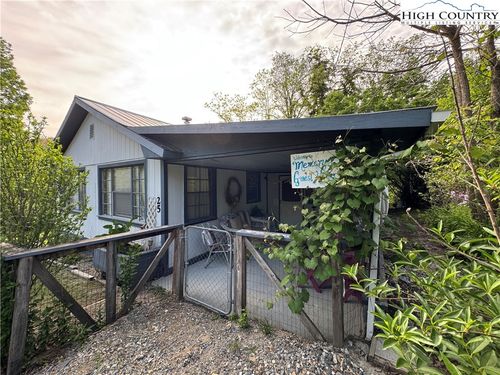25 Reuben Wooten Rd, Banner Elk, NC, 28604-9547 | Card Image