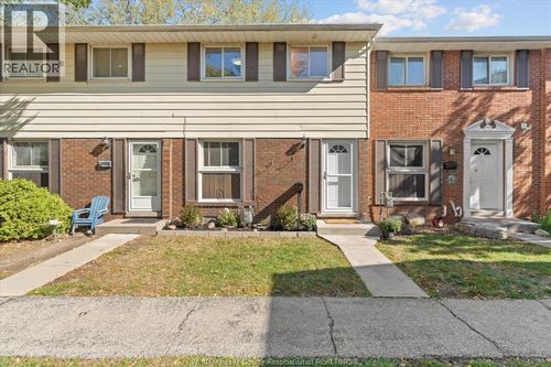 2-2960 Meadowbrook Lane, Windsor, ON, N8T3C8 | Card Image