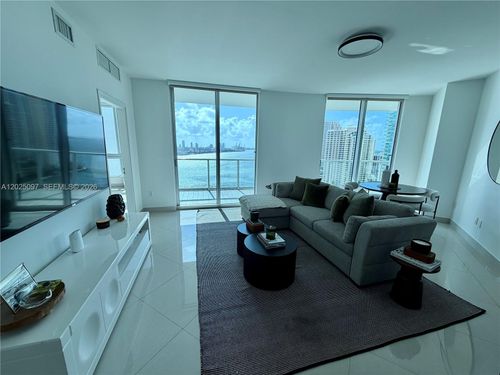 1810-300 S Biscayne Blvd, Miami, FL, 33131 | Card Image