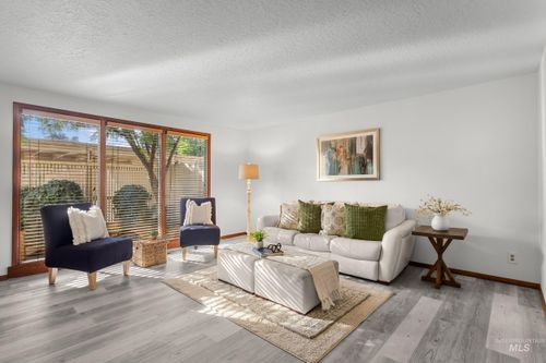 16-3001 S S Roosevelt St Apt 16, Boise, ID, 83705-4667 | Card Image