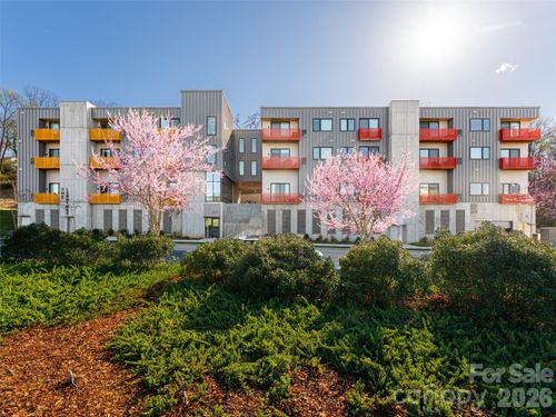 304-68 Craven St, Asheville, NC, 28806-4608 | Card Image