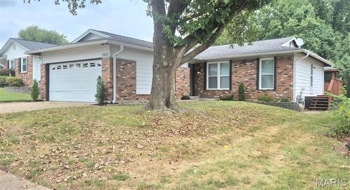 3533 Woodpath Dr, Florissant, MO, 63031-1241 | Card Image