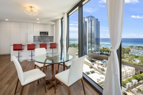 2201-987 Queen St, Honolulu, HI, 96814-5290 | Card Image