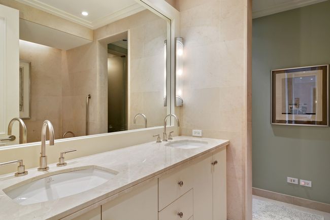 APT-16D - 159 E Walton Pl, Condo with 2 bedrooms, 2 bathrooms and 1 parking in CHICAGO IL | Image 19
