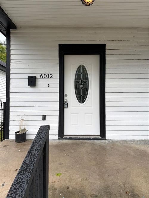 6012 El Dorado St, New Orleans, LA, 70117-2522 | Card Image