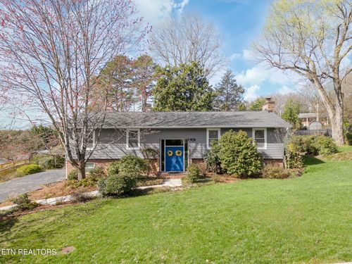 903 Bathurst Rd, Knoxville, TN, 37909-2206 | Card Image