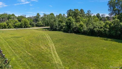 45547 W 9 Mile Rd, Novi, MI, 48374-3804 | Card Image