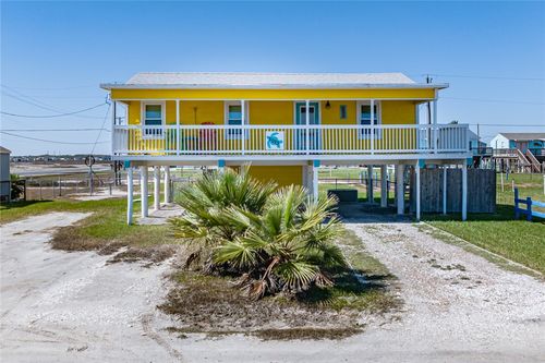 2023 S Kossuth St, Rockport, TX, 78382-7415 | Card Image