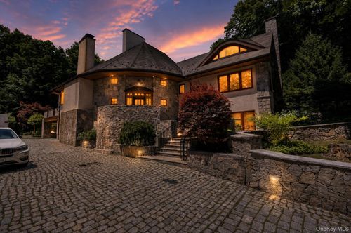 23 Inningwood Rd, Ossining, NY, 10562-2203 | Card Image