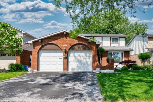 621 Lake St, Saint Catharines, ON, L2N6H4 | Card Image
