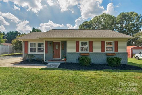 8203 Wynnview Rd, Indian Trail, NC, 28079-8656 | Card Image