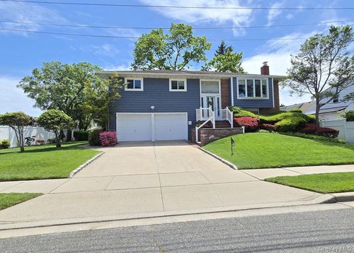15 6th Ave, Farmingdale, NY, 11735-5727 | Card Image