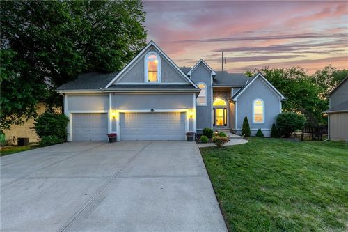 5916 Ne Turquoise Dr, Lee's Summit, MO, 64064-1245 | Card Image