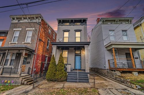 218 Fosdick St, Cincinnati, OH, 45219 | Card Image