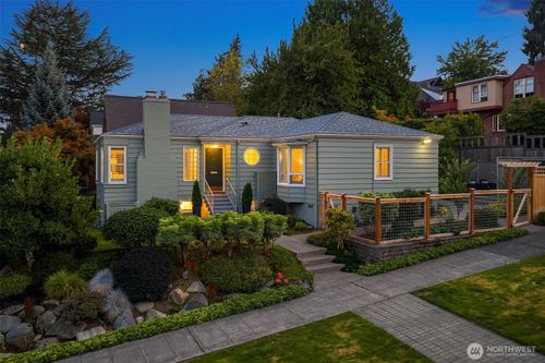 4855 Ne 41st St, Seattle, WA, 98105-5111 | Card Image