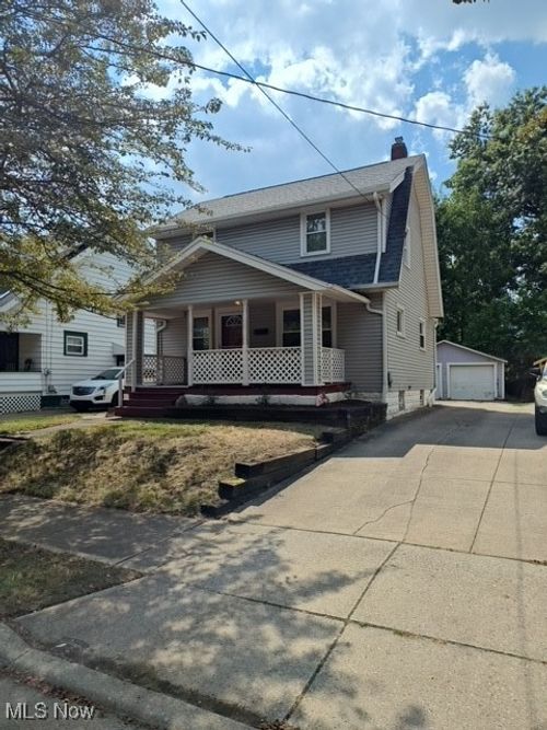 920 Rowe St, Akron, OH, 44306-1933 | Card Image