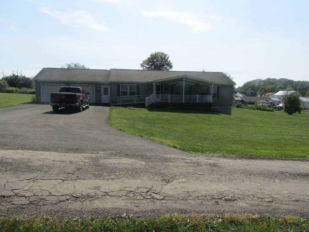 Arcadia St, Somerset, PA 15501