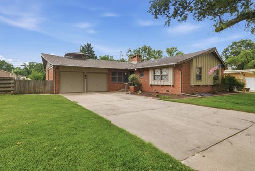 812 N Chipper Ln, Wichita, KS, 67212-4514 | Card Image