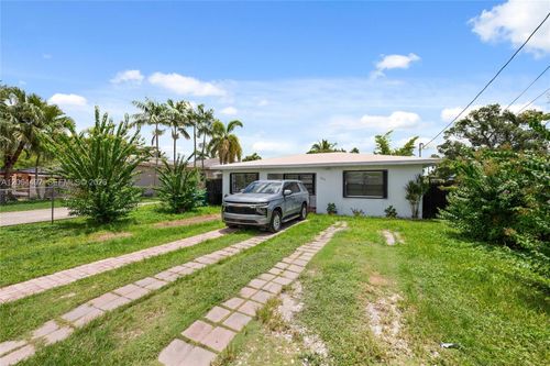 327 Nw 3rd St, Florida City, FL, 33034-3309 | Card Image