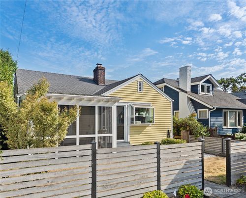 742 N 100th St, Seattle, WA, 98133-9306 | Card Image