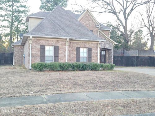 3327 Chateau Pointe Blvd, Southaven, MS, 38672-8590 | Card Image