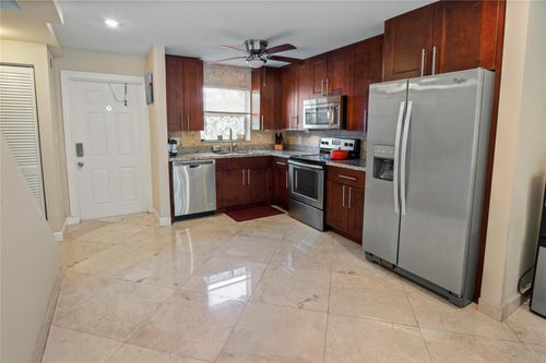 f4-811 W Oakland Park Blvd, Wilton Manors, FL, 33311-1752 | Card Image