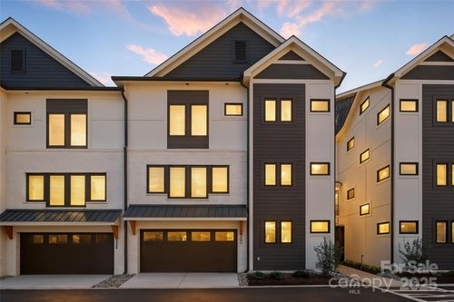 4211 Walker Rd, Charlotte, NC, 28211-1519 | Card Image