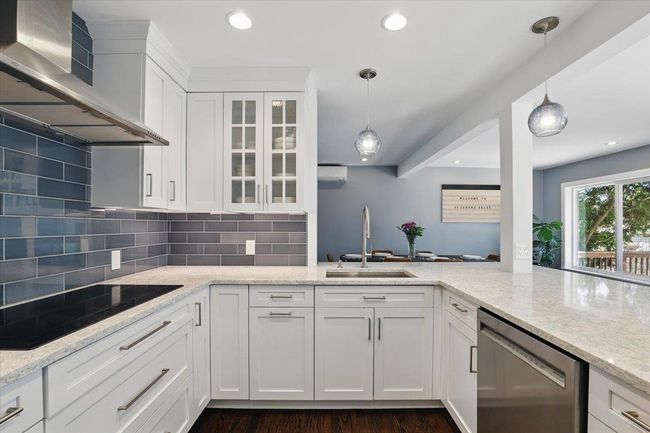 Kitchen featuring stainless steel appliances | Image 10