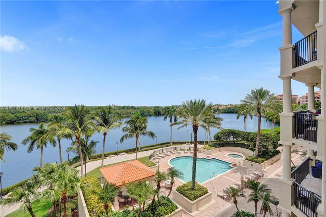 401 - 13627 Deering Bay Dr, Condo with 3 bedrooms, 3 bathrooms and null parking in Coral Gables FL | Image 36
