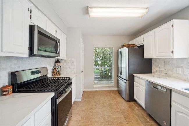 20407 Weald Way St, House other with 4 bedrooms, 3 bathrooms and 2 parking in Spring TX | Image 8