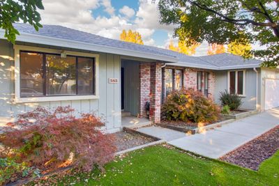 585 Shaw River Way, House other with 3 bedrooms, 2 bathrooms and null parking in Sacramento CA | Image 1