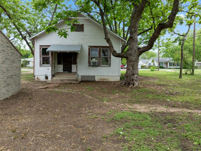 View of front of home featuring cooling unit | Image 34