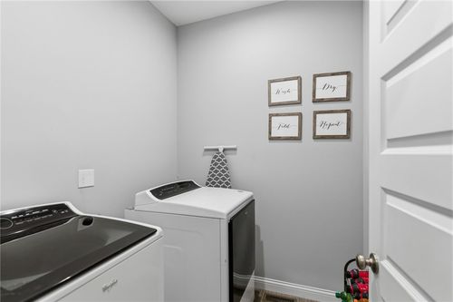 1267 Autumnview Dr, Batavia, OH, 45103 | Card Image