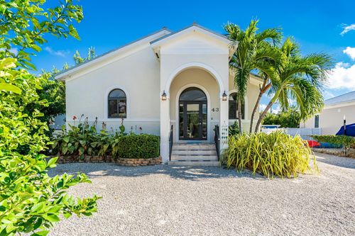 432 4th Rd, Key Largo, FL, 33037-4805 | Card Image